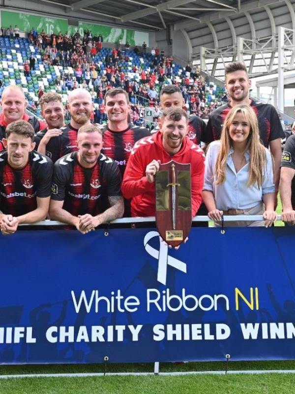 Irish League: dopo cinque stagioni torna il Charity Shield al Windsor Park